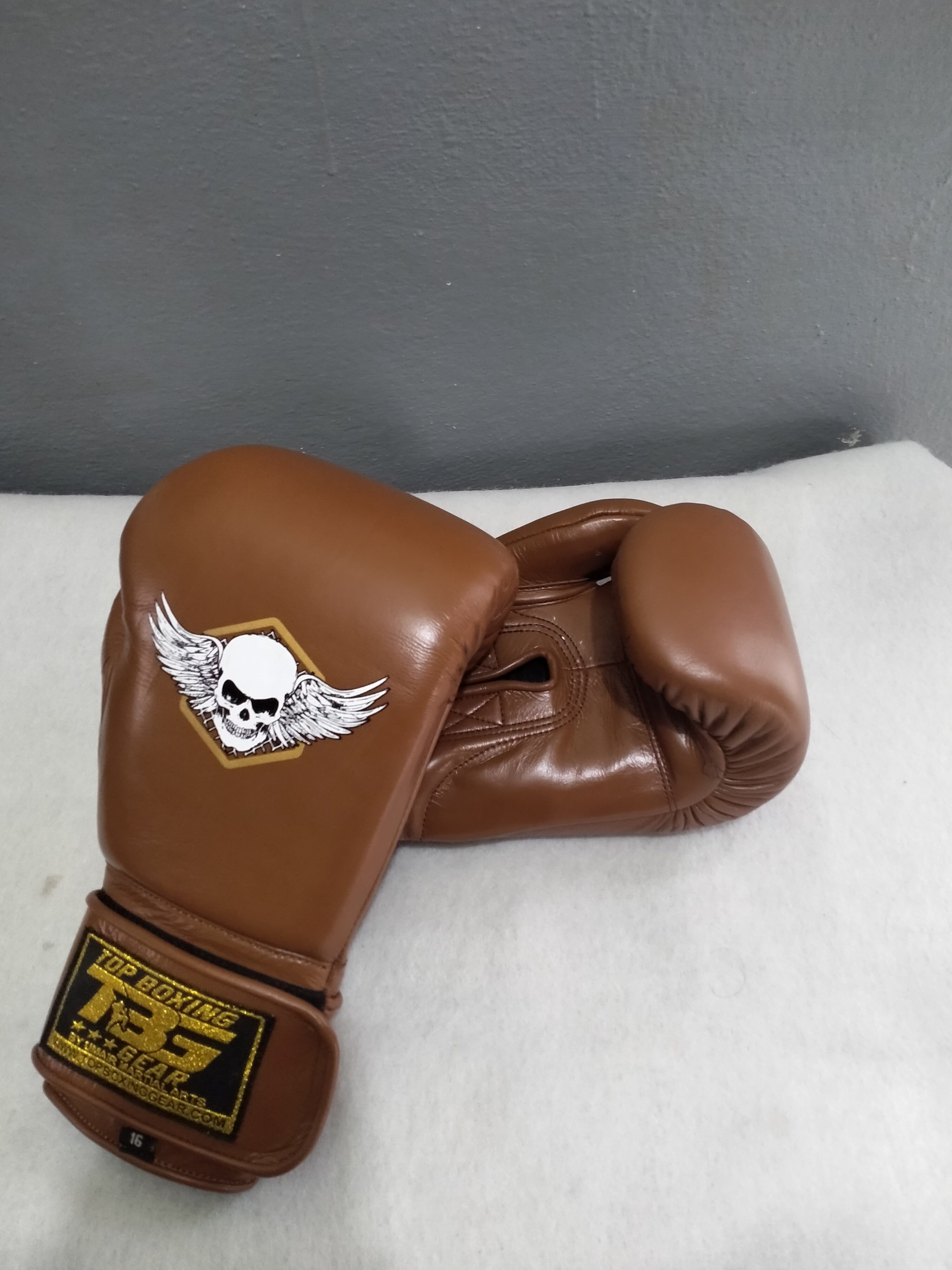 PRO-FIGHT BOXING GLOVES-LEATHER