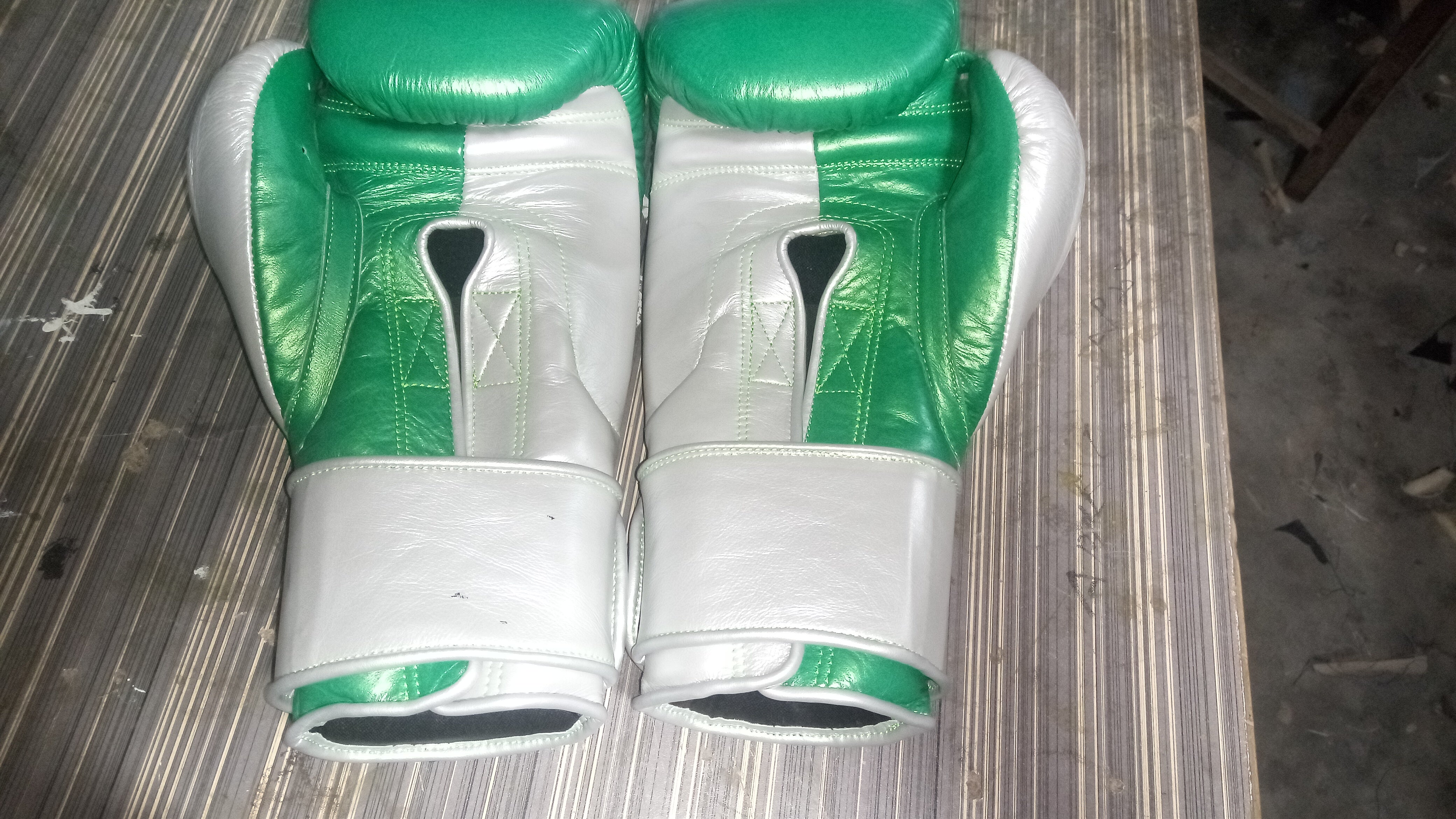 Pro Fight Boxing Gloves-leather