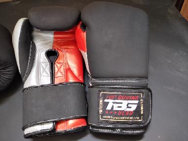 PRO-FIGHT BOXING GLOVES LEATHER